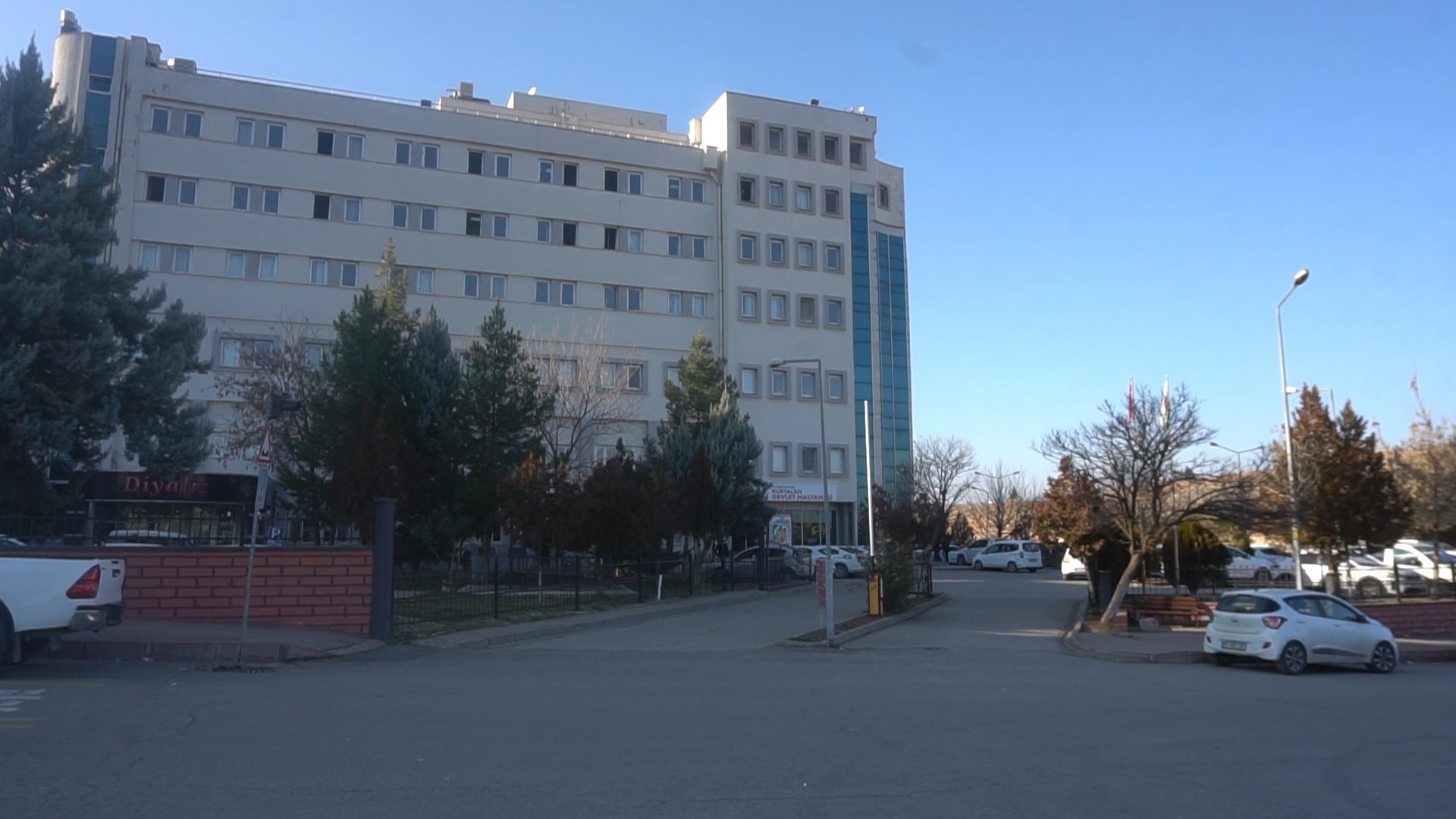 komsusunun-cenazesinden-fenalasip-hayati-833267-246929.jpg