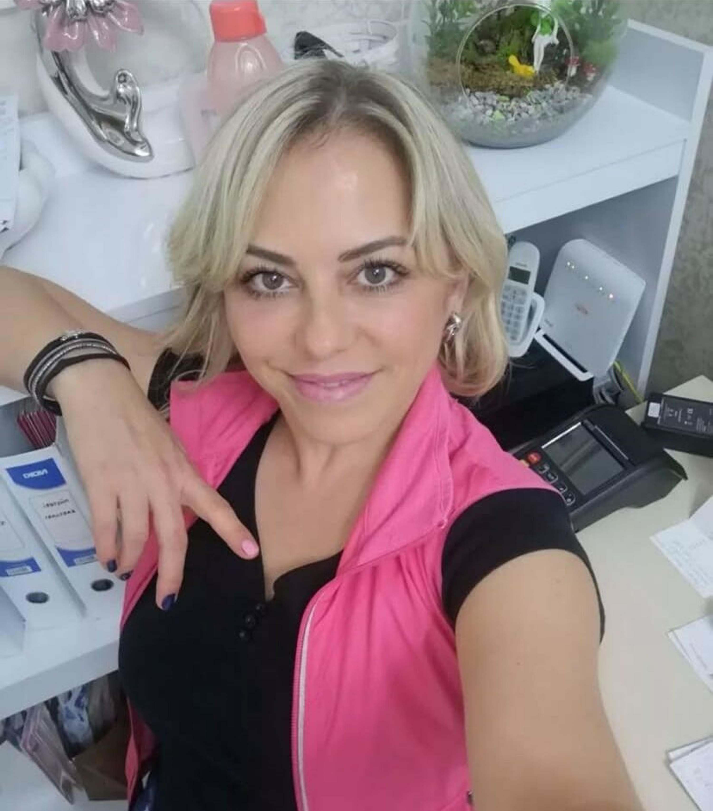 eski-esinin-bicakladigi-demetin-ablasi-838748-248594.jpg