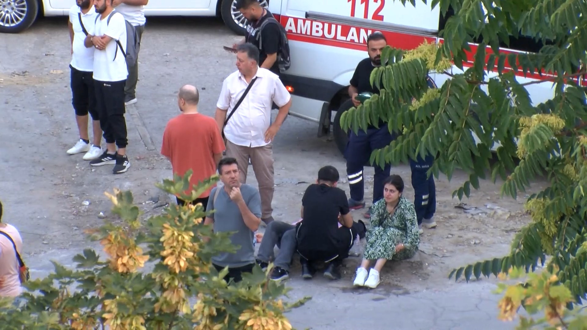 istanbul-maltepede-servis-otobusu-sar-838729-248584.jpg